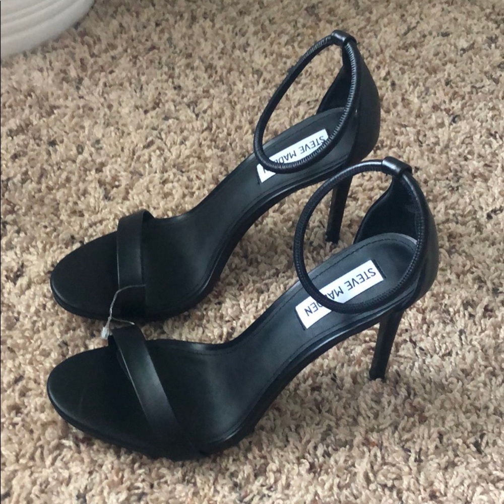 Steve Madden Soph Black Strap Sandal 4” Heel 8 NWT